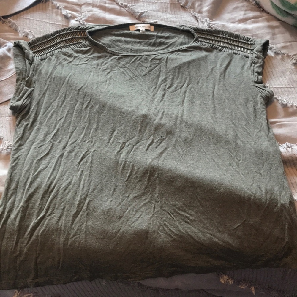 olive green tshirt